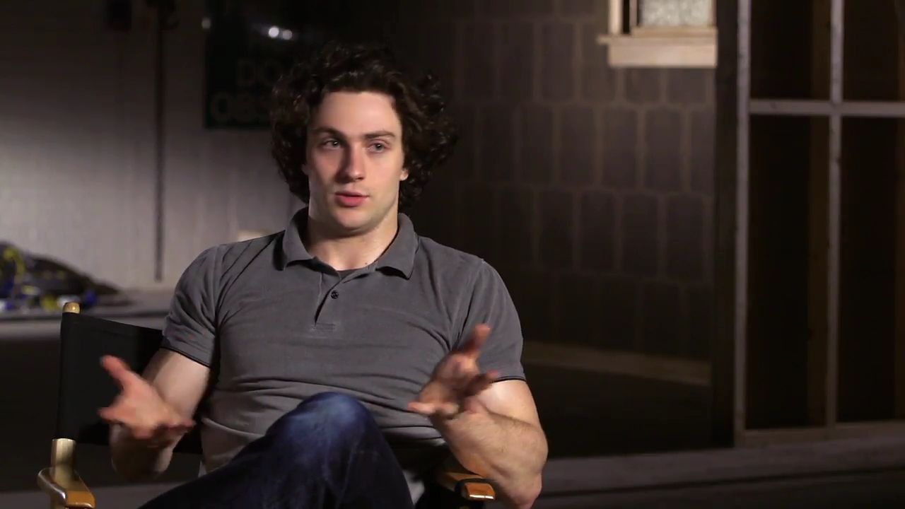 2010-KickAss2_FeaturetteInterview005-032.jpg