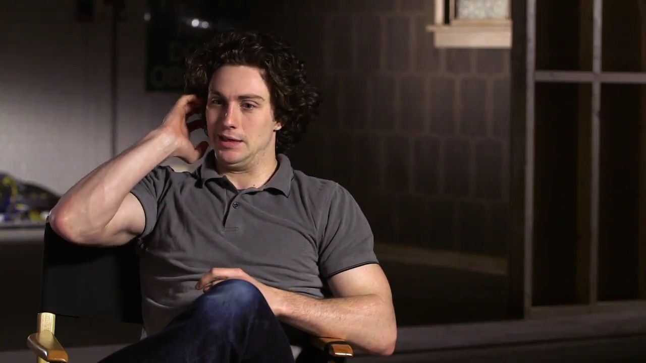 2010-KickAss2_FeaturetteInterview005-039.jpg